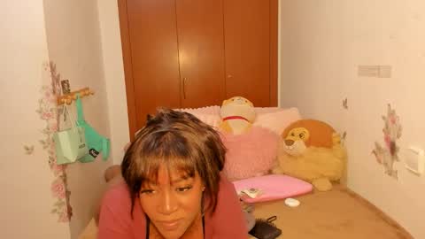 Snapshot of sierra_violet chatting on 8, 5, 2026 sierra_violet online show from 8, 5, 2026