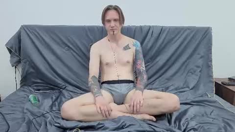 silent_stitch online show from 25, 6, 2026
