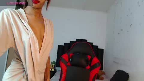 Snapshot of silky_indian69 chatting on 4, 10, 2025 Niki online show from 4, 10, 2025