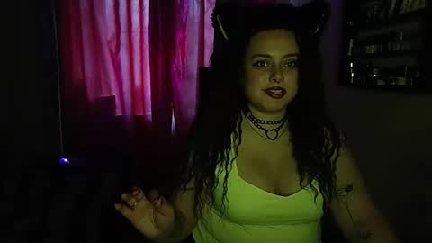 Snapshot of silkyscent chatting on 26, 10, 2025 silkyscent online show from 26, 10, 2025
