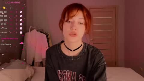 silly___woman online show from 10, 5, 2026