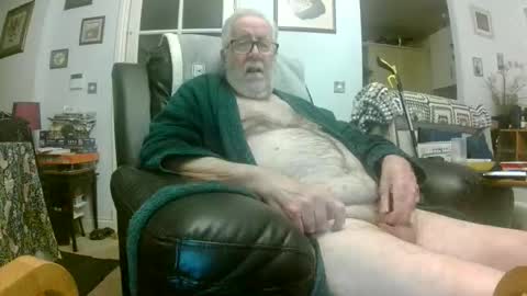 sillyoldman45221063 online show from 22, 4, 2026