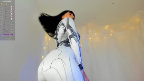 Snapshot of silvanna_moore chatting on 9, 1, 2025 Silvanna online show from 9, 1, 2025
