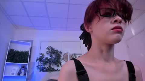 Snapshot of sima_wendy chatting on 22, 9, 2025 Wendy help me get get 69 likes online show from 22, 9, 2025