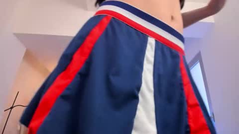 Snapshot of sima_wendy chatting on 16, 11, 2025 Wendy help me get get 69 likes online show from 16, 11, 2025