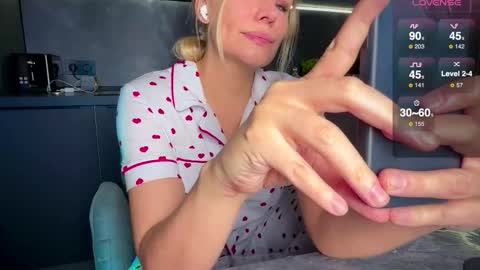 Snapshot of simply_sasha chatting on 11, 1, 2026 A present for me online show from 11, 1, 2026