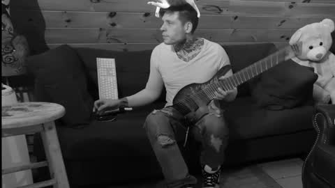 Dustbunnyfoofoo online show from 9, 10, 2025