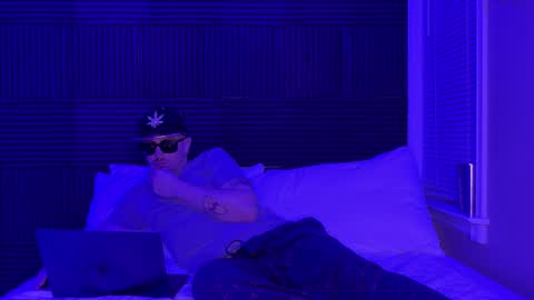 Snapshot of sirdaddymcqween chatting on 23, 12, 2025 Sir Daddy McQween online show from 23, 12, 2025