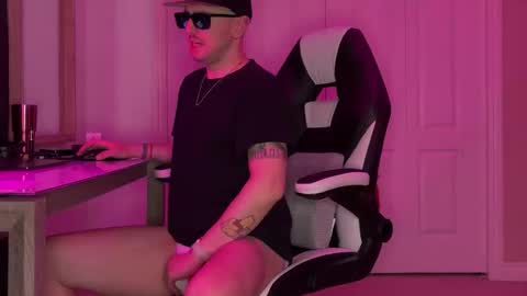 Snapshot of sirdaddymcqween chatting on 19, 1, 2026 Sir Daddy McQween online show from 19, 1, 2026