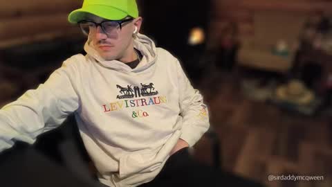 Snapshot of sirdaddymcqween chatting on 2, 3, 2026 Sir Daddy McQween online show from 2, 3, 2026