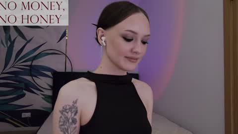Snapshot of sirenaswhisper chatting on 26, 5, 2026 Goddess Sirena online show from 26, 5, 2026