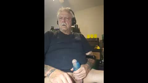 Snapshot of sirlancealot10011 chatting on 30, 11, 2025 steve online show from 30, 11, 2025