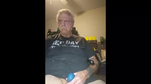 Snapshot of sirlancealot10011 chatting on 17, 12, 2025 steve online show from 17, 12, 2025