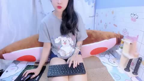 Snapshot of sisi_baby chatting on 4, 10, 2025 julila online show from 4, 10, 2025
