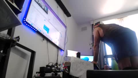 Snapshot of sissyboilooking chatting on 18, 1, 2026 RESPONDS WELL TO ... online show from 18, 1, 2026