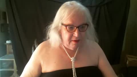 Snapshot of sissydianetx chatting on 2, 3, 2025 Sissy Diane online show from 2, 3, 2025