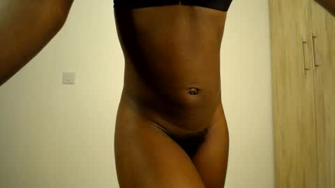 Snapshot of sizzly_ass chatting on 19, 6, 2026 sizzly_ass online show from 19, 6, 2026