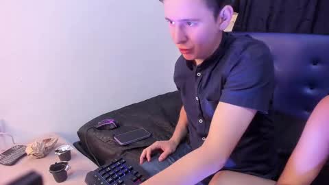 Skarleth and Aaron online show from 11, 3, 2025