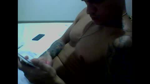 Snapshot of skater19xxx chatting on 18, 1, 2025 miguel online show from 18, 1, 2025