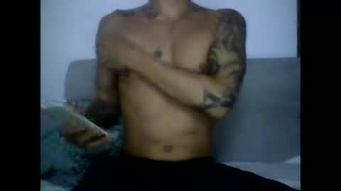 Snapshot of skater19xxx chatting on 19, 2, 2025 miguel online show from 19, 2, 2025