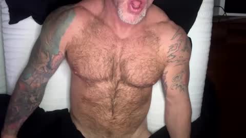 Snapshot of skimaskedbeef chatting on 10, 1, 2025 BEEF online show from 10, 1, 2025