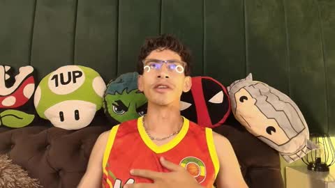 Snapshot of skinny_jean_ chatting on 23, 2, 2026 skinny jean online show from 23, 2, 2026