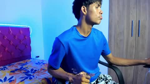 Snapshot of skinny_sam23 chatting on 10, 4, 2026 sam online show from 10, 4, 2026