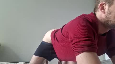 Snapshot of skinnyb24 chatting on 13, 5, 2026 skinnyb24 online show from 13, 5, 2026