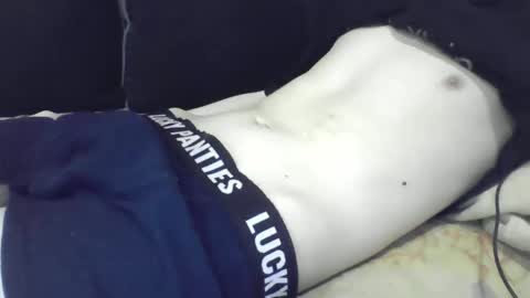 Snapshot of skinnycuteman chatting on 16, 5, 2026 skinnycuteb0y online show from 16, 5, 2026