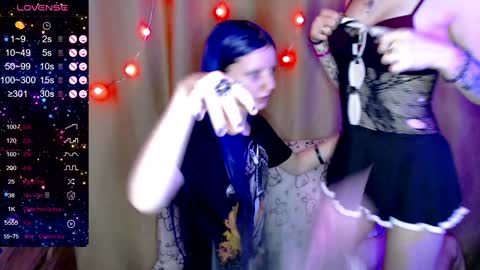 Iska Im genderfluid theyheshenot use ht have reasons and Mia my t-gf sheher online show from 24, 1, 2025