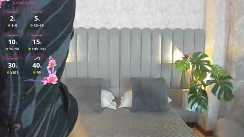 Snapshot of sky_fox_1 chatting on 24, 11, 2025 STIVEN online show from 24, 11, 2025