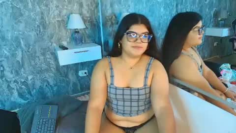 Snapshot of sky_white_ chatting on 18, 7, 2026 sky_white_ online show from 18, 7, 2026