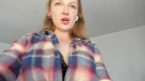 Skye Watson online show from 3, 1, 2025