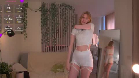 Snapshot of skyfia chatting on 4, 5, 2026 SofiaHelp me overcome shynes with 100 thumbs upTelegramBunnyPure online show from 4, 5, 2026