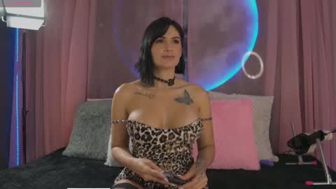    online show from 25, 2, 2026