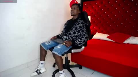 SKYLERBIGXXX online show from 22, 9, 2025