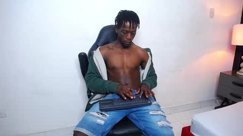 SKYLERBIGXXX online show from 19, 10, 2025