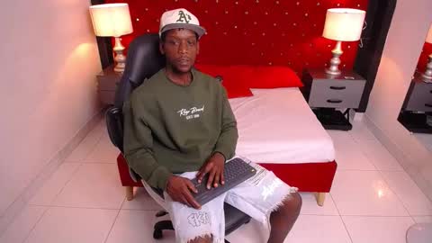 SKYLERBIGXXX online show from 20, 10, 2025