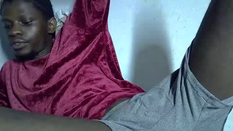 Snapshot of slim_long01 chatting on 12, 11, 2025 slim long01 online show from 12, 11, 2025