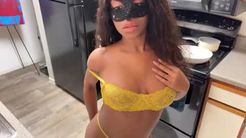 Snapshot of slimaddictionxxx chatting on 8, 1, 2025 Barbie Stylebender online show from 8, 1, 2025