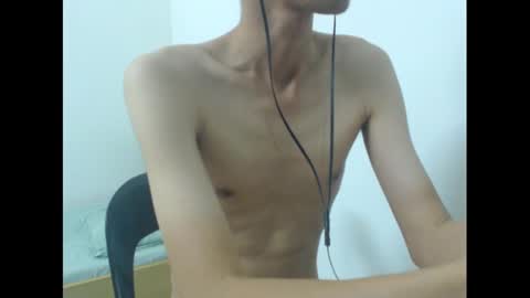 slimboner89 online show from 12, 1, 2025