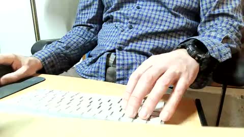 SlowGrow Uncut online show from 12, 12, 2024