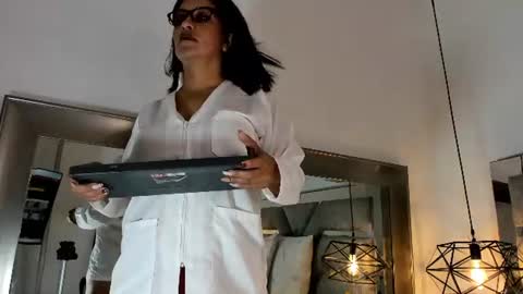 slut_milf_ online show from 24, 6, 2026