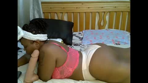 Snapshot of sluttydevil6 chatting on 9, 9, 2025 sluttydevil6 online show from 9, 9, 2025