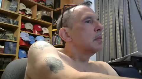 Snapshot of sluttyslave81 chatting on 6, 11, 2025 sluttyslave81 online show from 6, 11, 2025