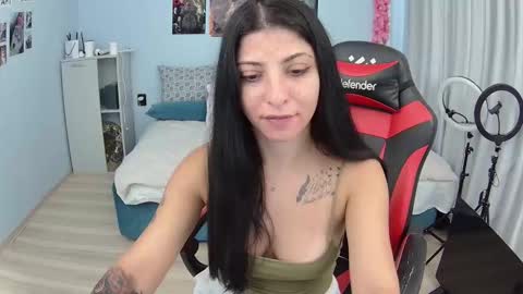 small_horny_girl online show from 10, 10, 2025