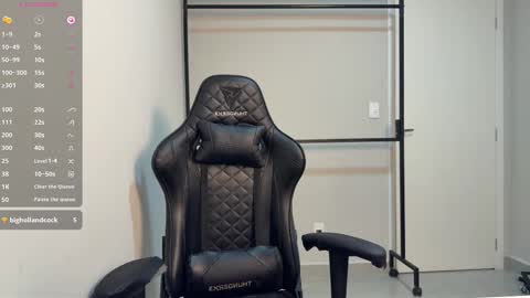 Snapshot of smilee_girl chatting on 31, 10, 2025 Emily Burns online show from 31, 10, 2025