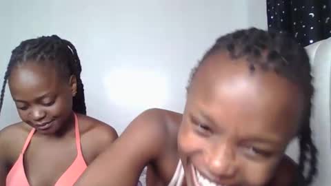 smiley luv1 online show from 16, 12, 2025