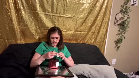 Smiley Mylie online show from 28, 2, 2025