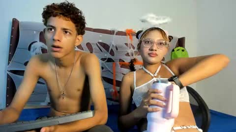 JONH SMITH AND ALIX SMITH online show from 18, 10, 2025